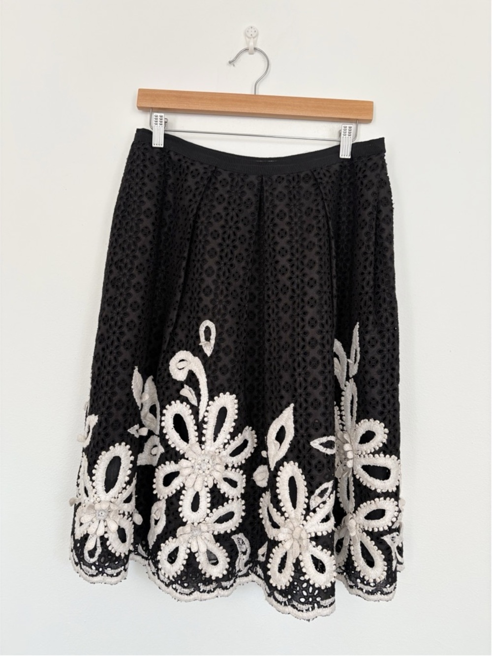 Oscar de la Renta || Eyelet Lace Floral Applique A-Line Skirt Black White 10